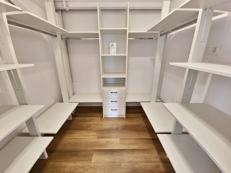 Showroom 4